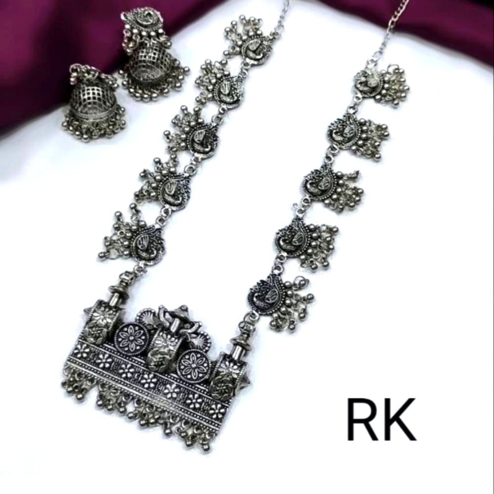 Necklace with earrings